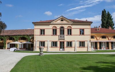 VILLA GIOIAGRANDE “Foliage, statues and secular trees